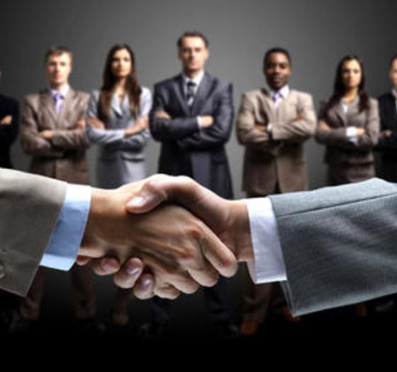 電子商務(wù)與商務(wù)信息咨詢 數(shù)字時代的商業(yè)雙引擎